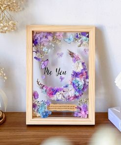 Khung Tranh Hoa Khô Flower Moon CN036 - Vầng Trăng Hoa Yêu Thương